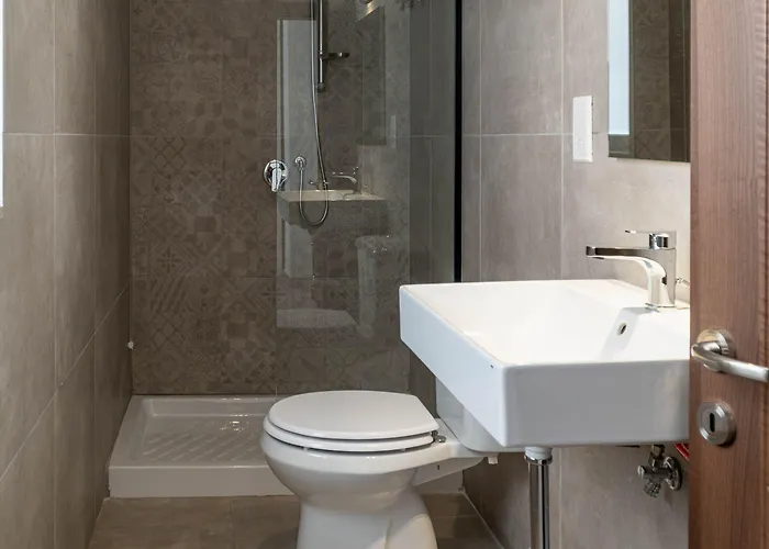 Hostel The Rose Saint Julian's