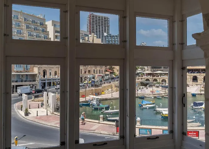 بيت شباب The Rose سانت جوليان