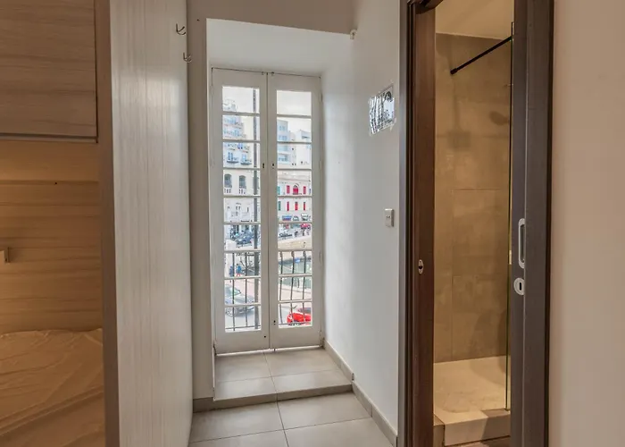 Hostel The Rose San Ġiljan