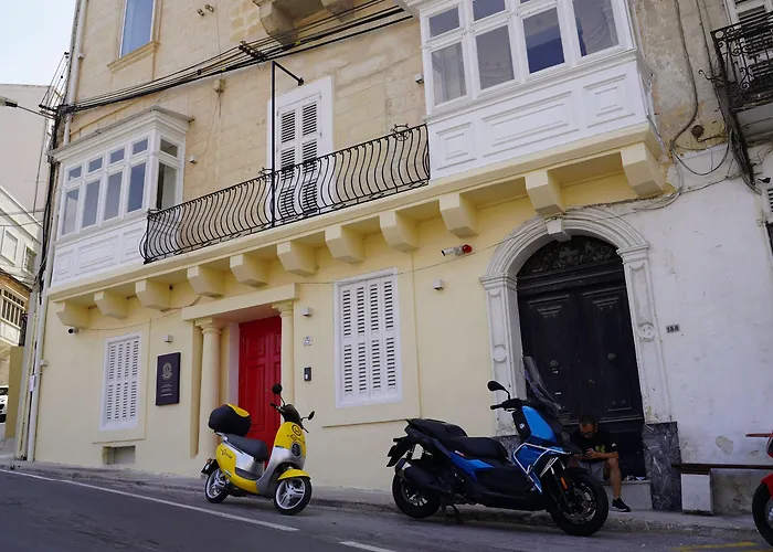 The Rose بيت شباب *