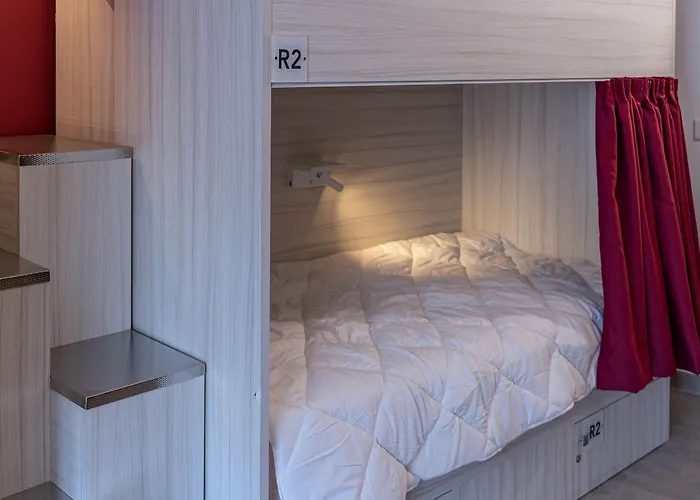 The Rose سانت جوليان